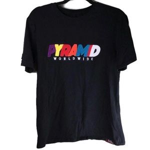 Black Pyramid Puffed Logo Embroidered Crewneck Short Sleeve Black Tee Size Small